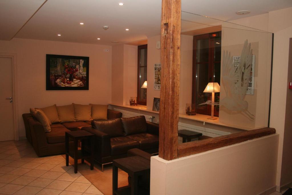 Les Cigognes Hotel Abreschviller Buitenkant foto