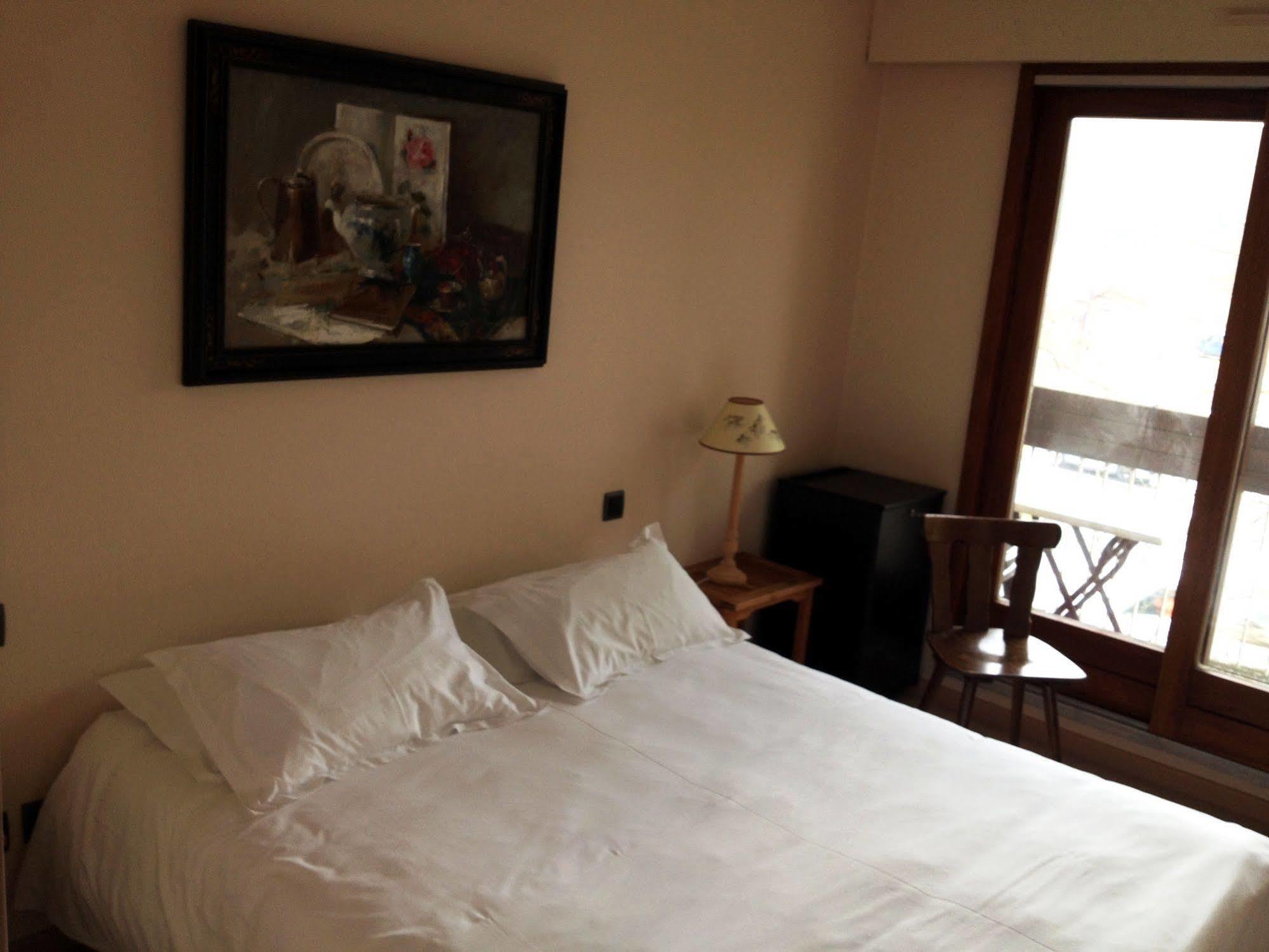 Les Cigognes Hotel Abreschviller Buitenkant foto