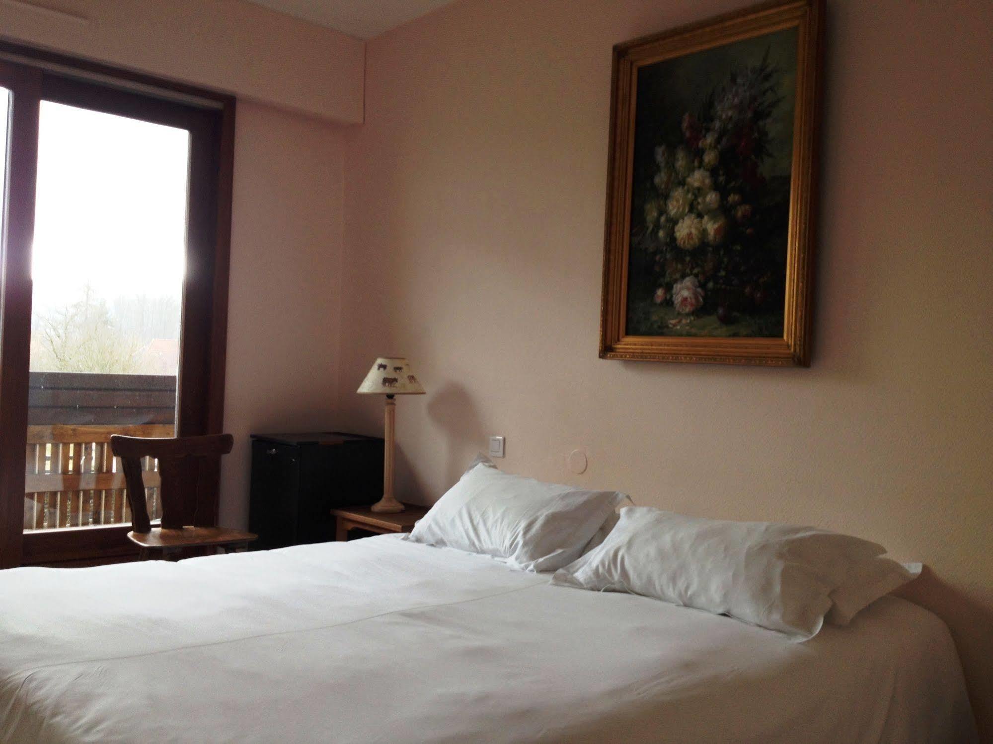 Les Cigognes Hotel Abreschviller Buitenkant foto