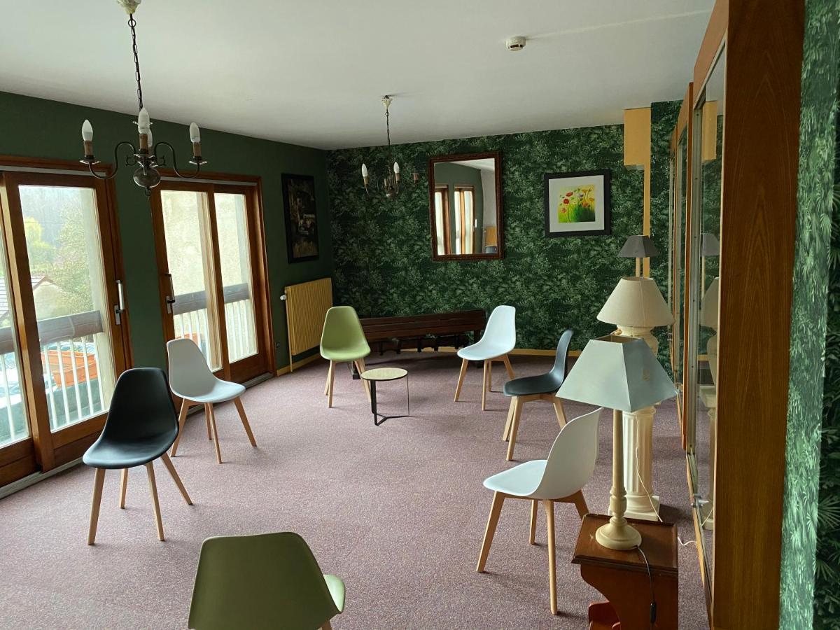 Les Cigognes Hotel Abreschviller Buitenkant foto